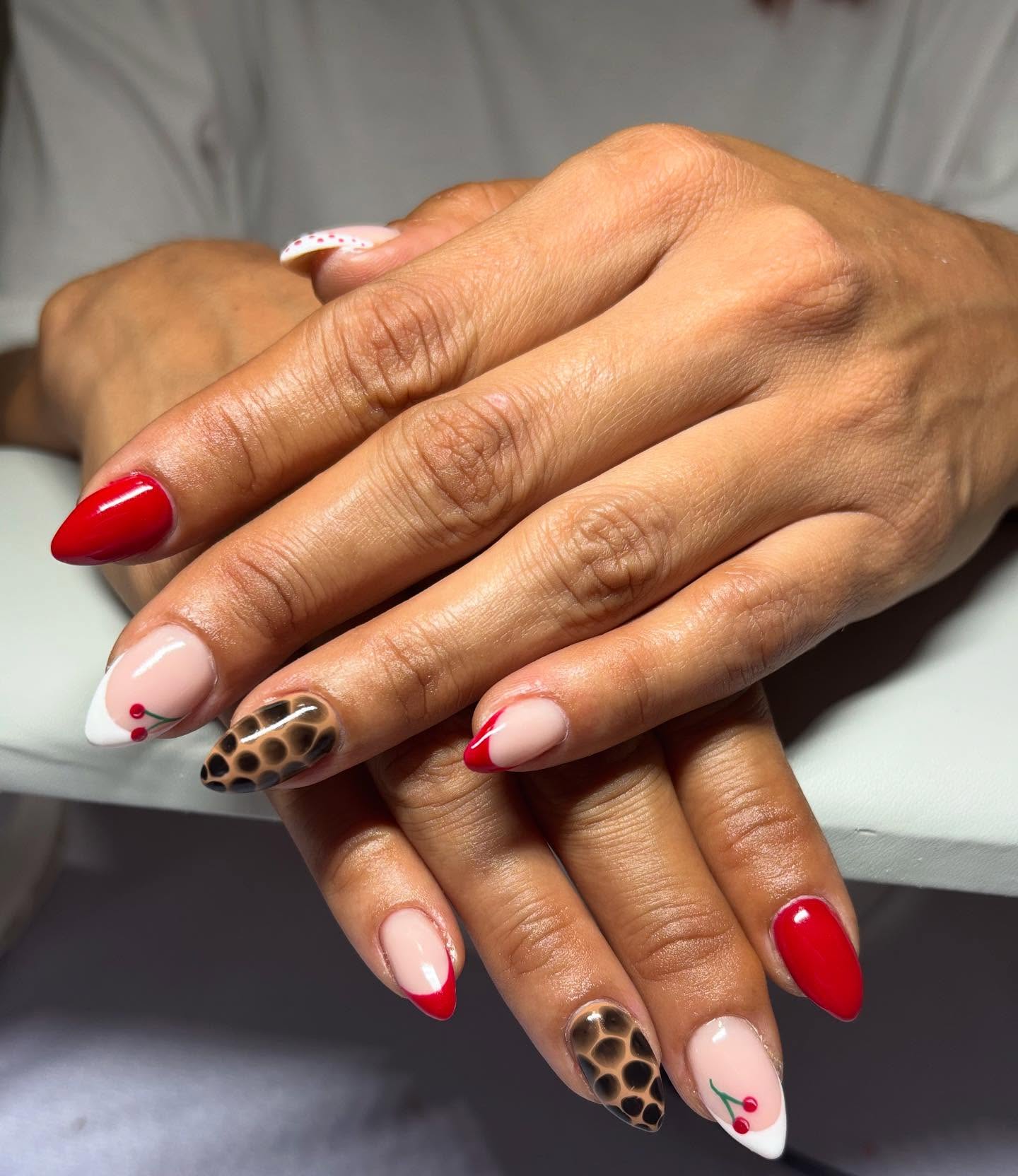 Trabajo de uñas Alejandra Nails